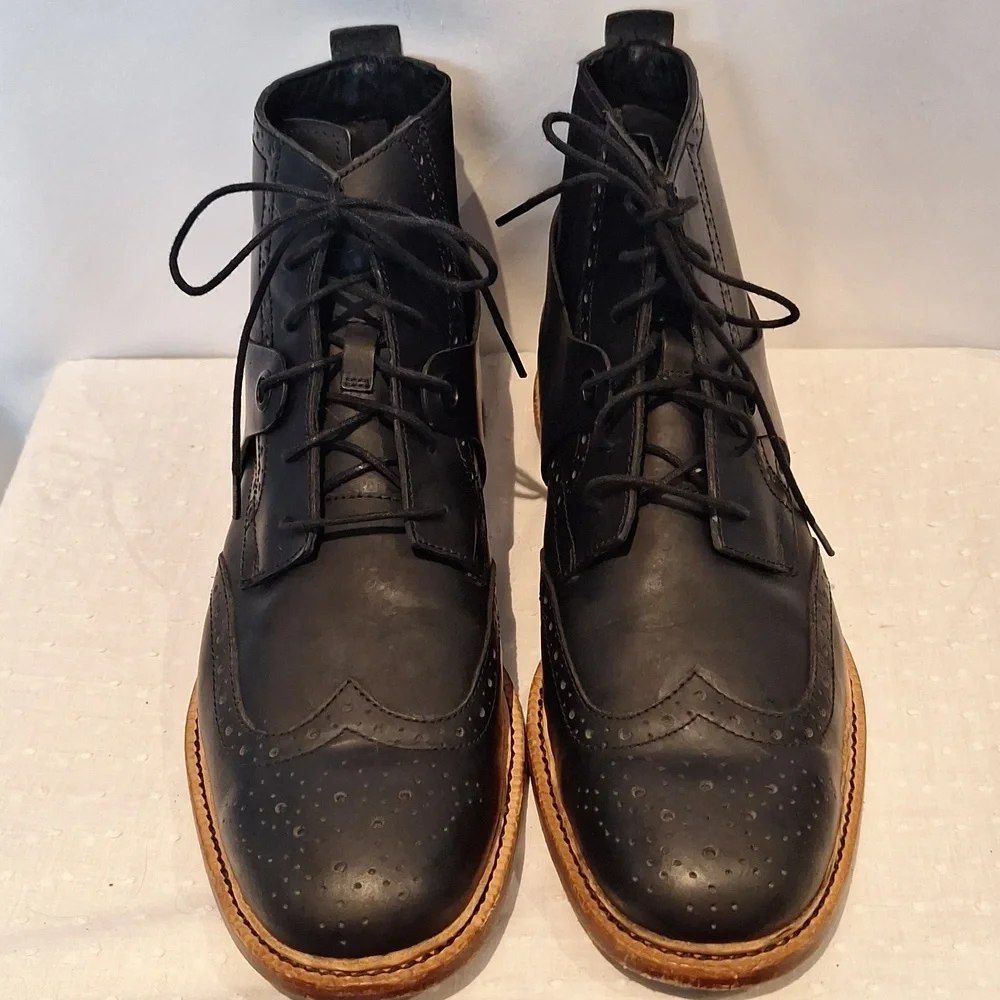 Tsubo Black Leather Brogue Wingtip Boots for Men Size 9.5
